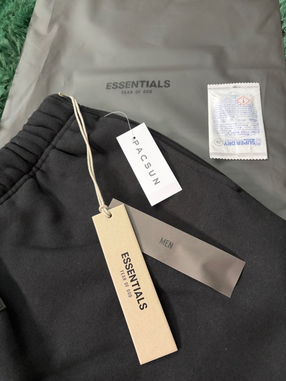 Fear Of God Essentials Stretch Limo Cuffed SweatPants - Picture 5 of 10